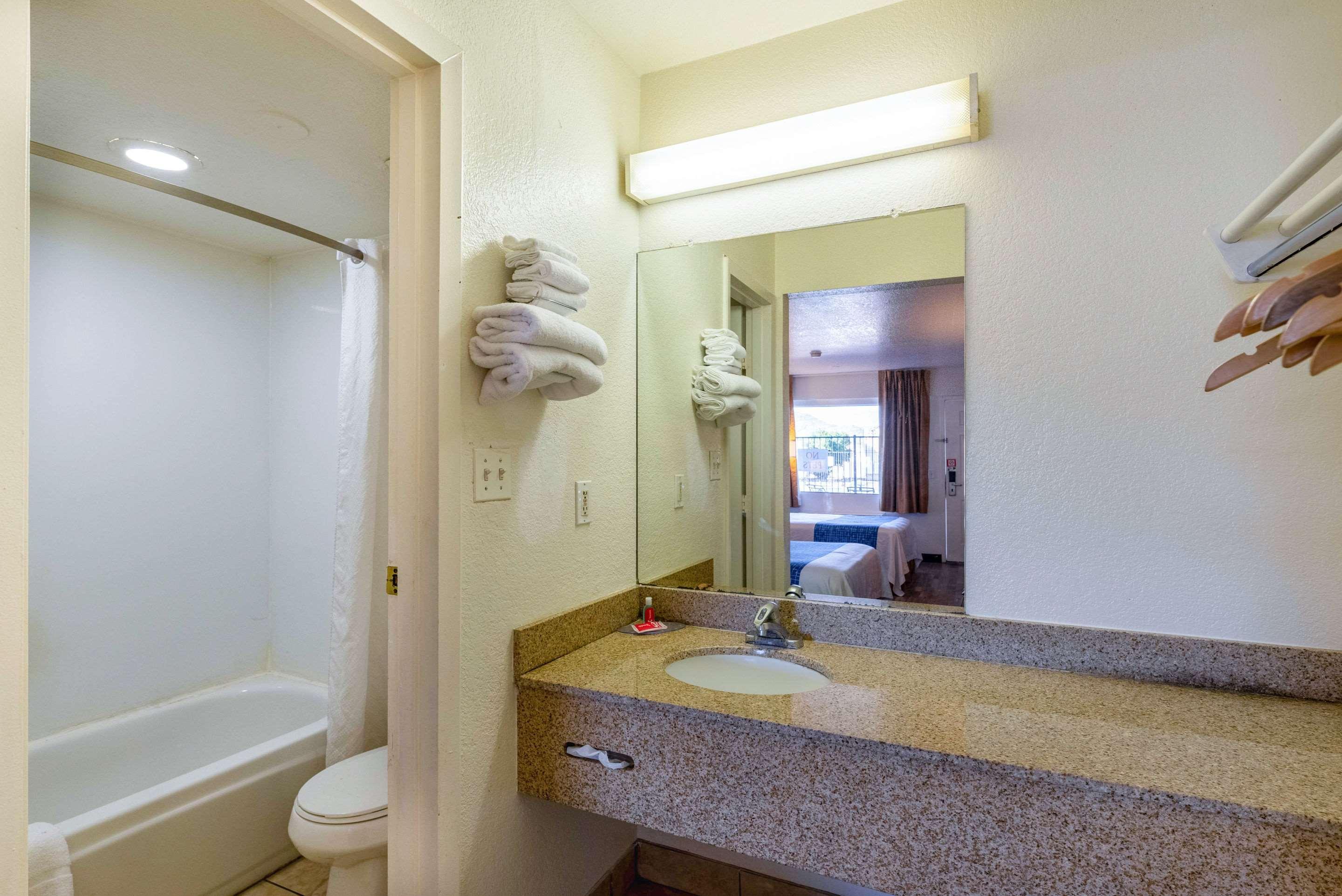 Econo Lodge Phoenix North I-17 Dış mekan fotoğraf