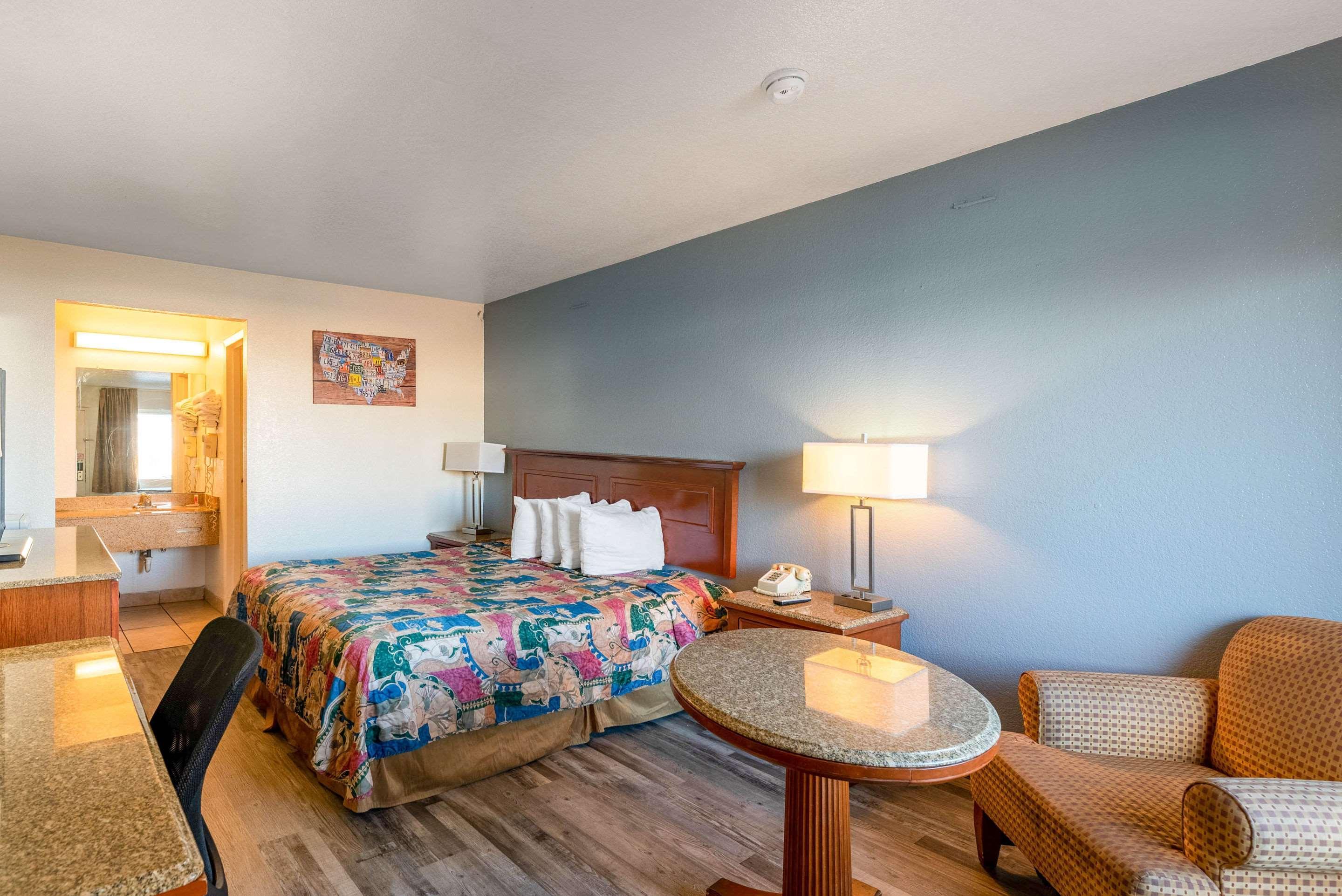Econo Lodge Phoenix North I-17 Dış mekan fotoğraf